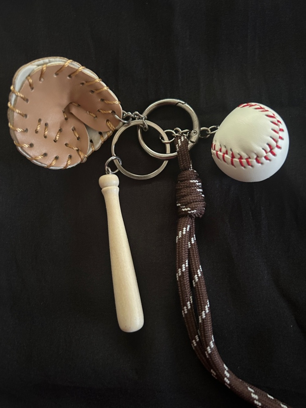 baseball keychain - Picture 4 of 4